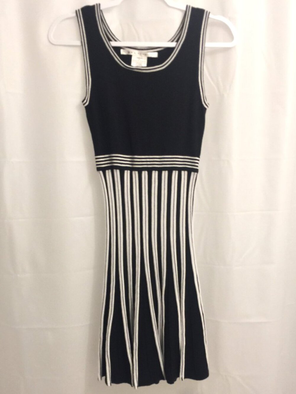 Black & White Sleeveless Pleated Knit Bodycon Dress. Like NEW